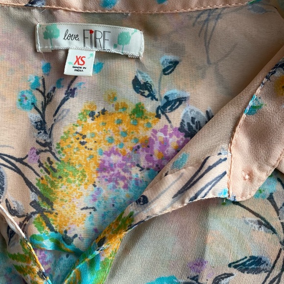 Floral Button Down Blouse for Spring with Tie bottom - Picture 2 of 5